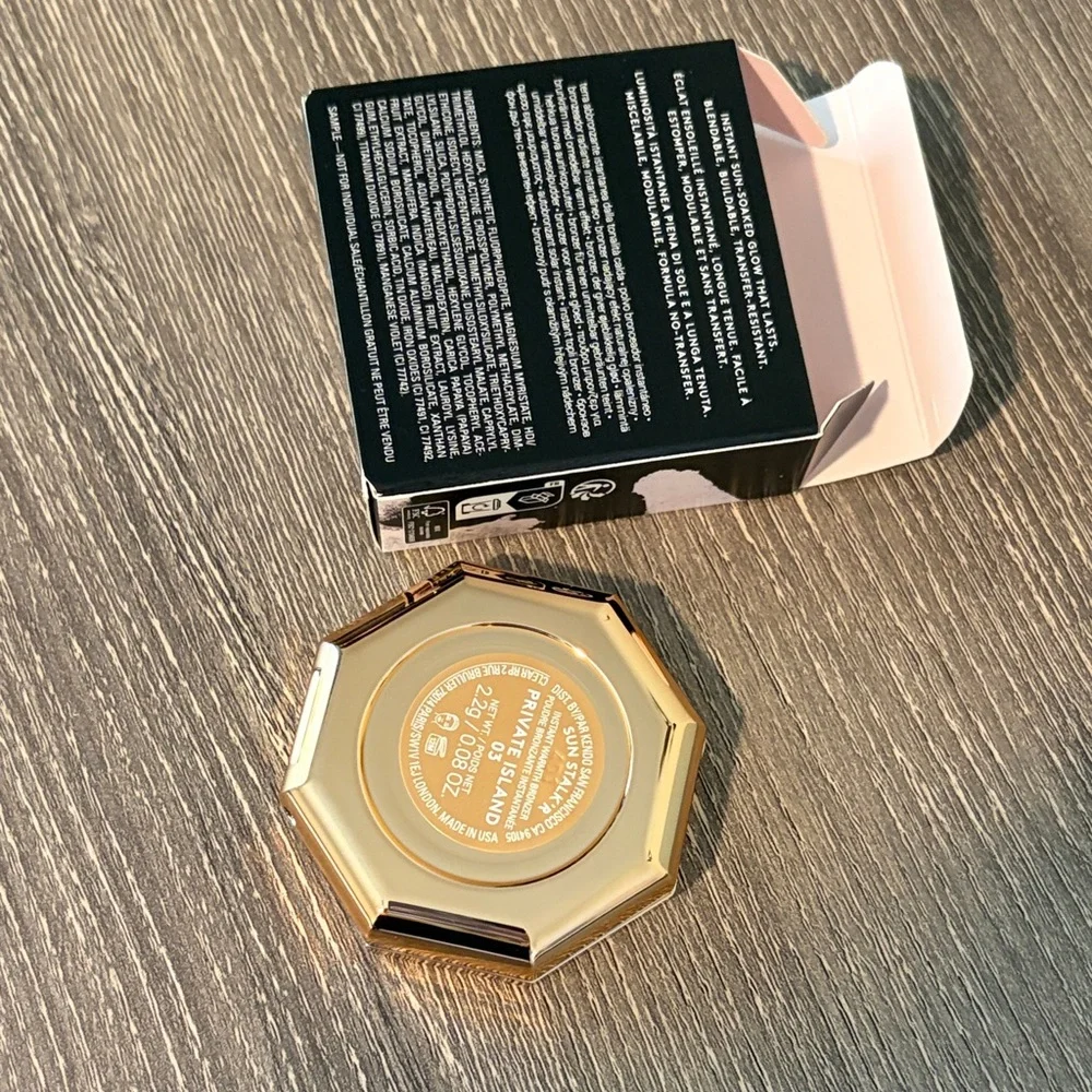 ❤️$11 NWT Fenty Beauty Sun Stalkr Instant Warmth Bronzer Shade Private Island